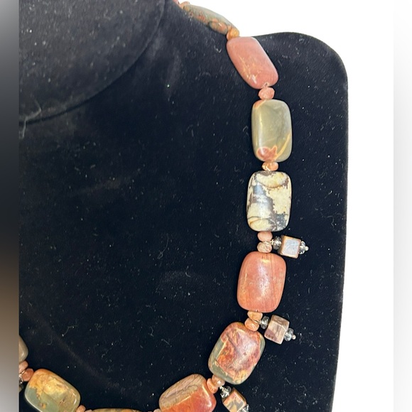 Red Creek Jasper Stone Rectangular Beaded Necklace Red Green Variegated New 17” - Picture 7 of 8